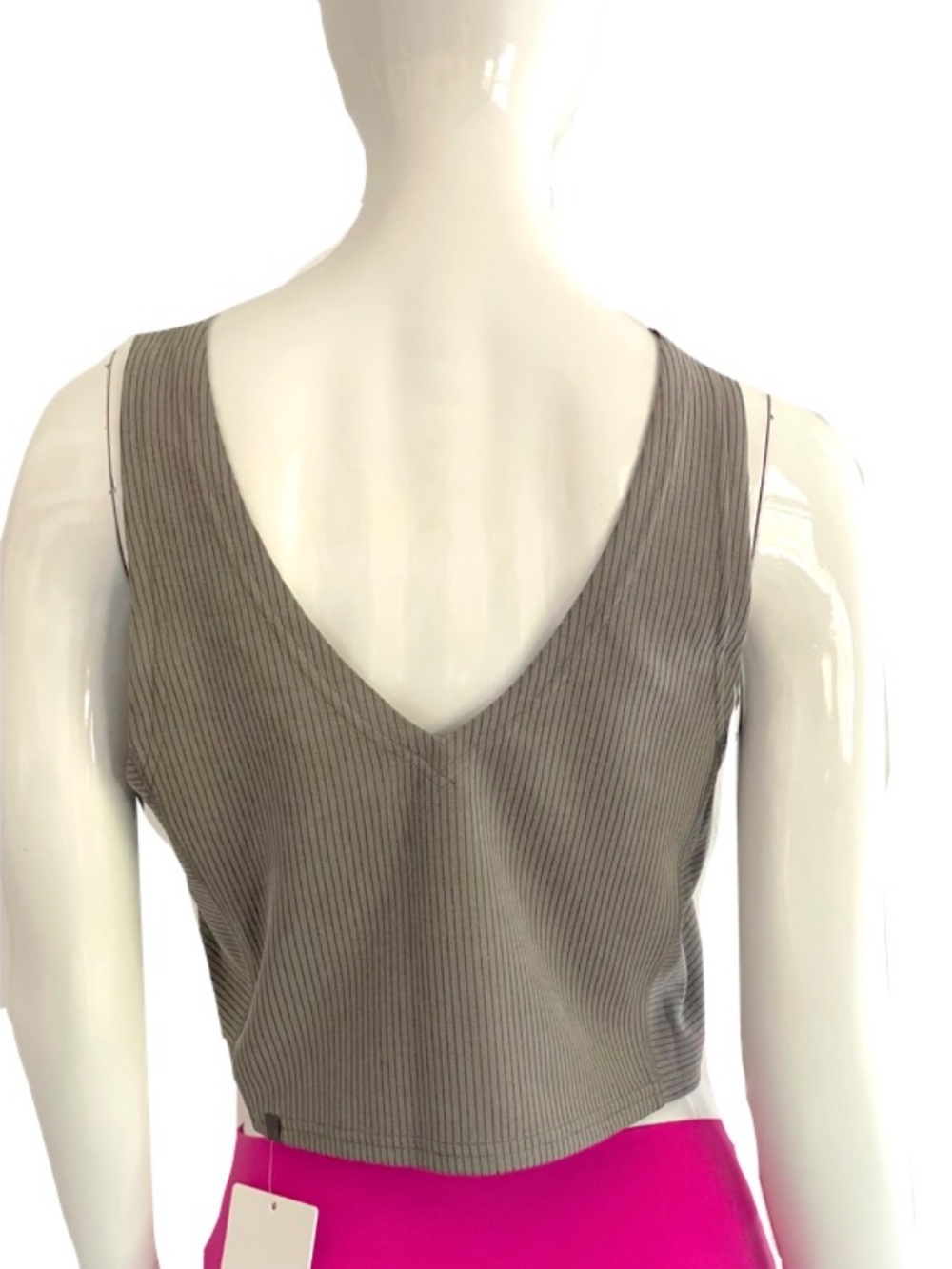 NEW***  Ribbed Softstreme Cropped Tank - Picture 3 of 6